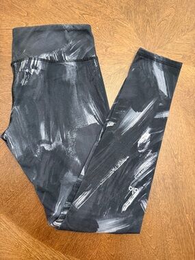 ALO Yoga Black & White Painted Brushstroke High-Rise Leggings size Large